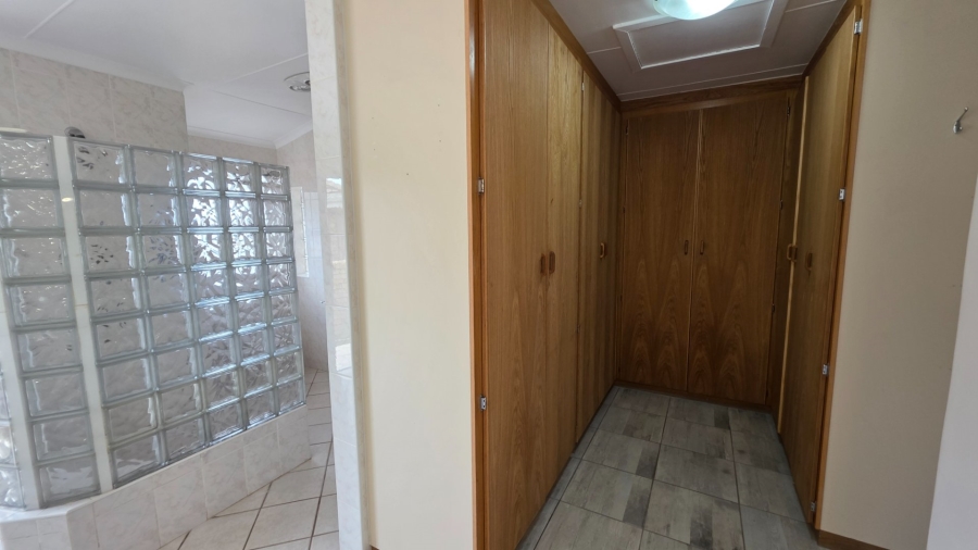 3 Bedroom Property for Sale in Menkenkop Western Cape